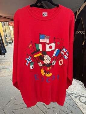 Vintage 90s Disney Designs Epcot Mickey Mouse World Flags Red Sweatshirt Size 4X